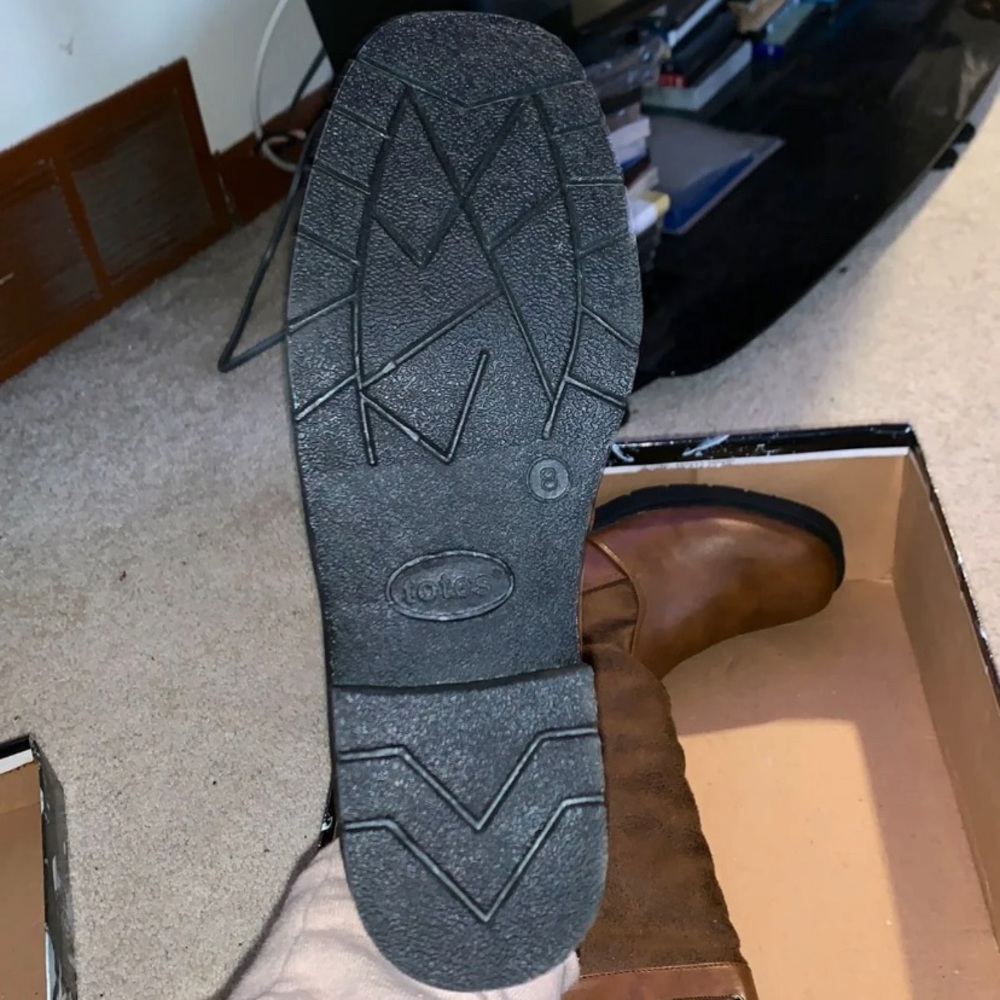 Totes boots